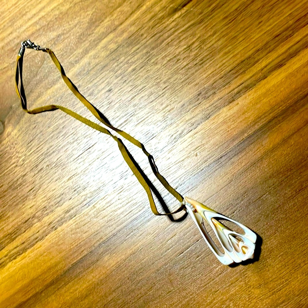 Shell necklace - Picture 2 of 4